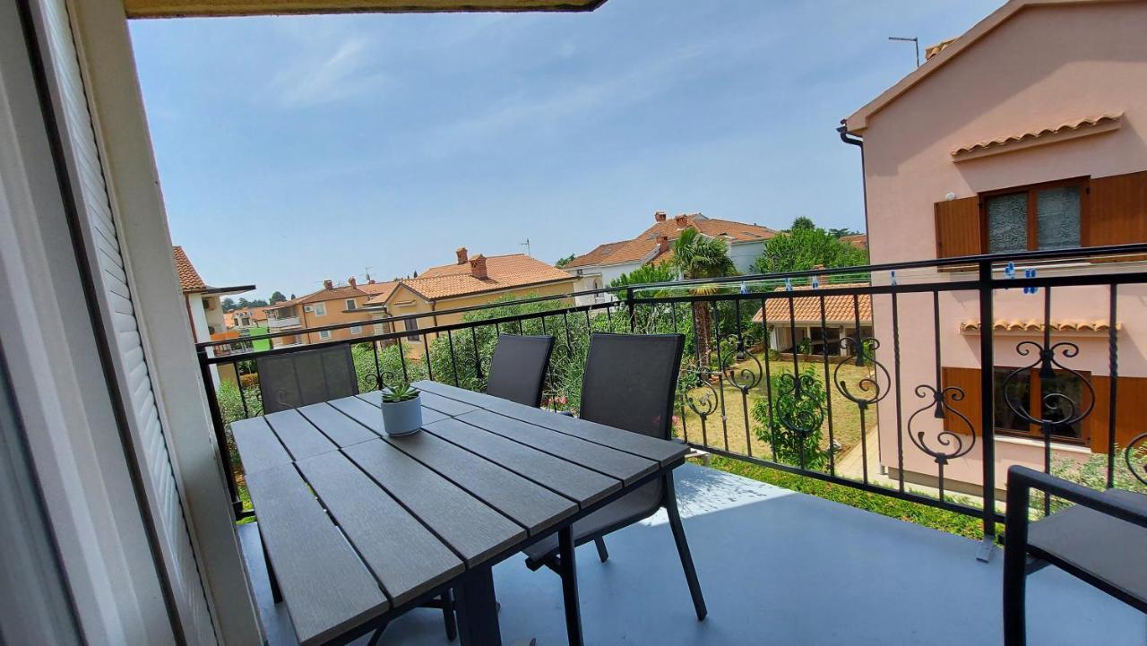 Apartments Kivi Novigrad Istria Exterior foto